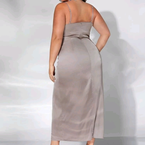 SHEIN Belle Plus Ruch Bust Split Thigh Satin Bridesmaid Dress - Picture 2 of 3